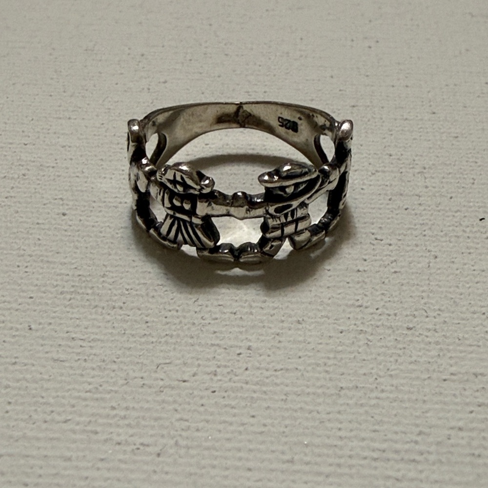 Sterling Silver 925 Women's Ring with Figurine Design